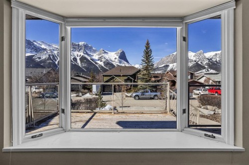 323 Hoodoo Crescent, Canmore, AB - Indoor Photo Showing Other Room