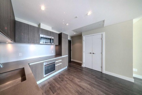 706-1188 3 Street Se, Calgary, AB - Indoor Photo Showing Kitchen