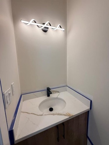 1997 Mccaskill Drive, Crossfield, AB - Indoor Photo Showing Bathroom