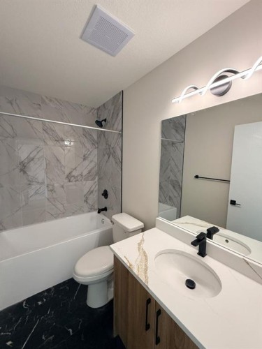 1997 Mccaskill Drive, Crossfield, AB - Indoor Photo Showing Bathroom