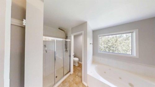 36 Chaparral Drive Se, Calgary, AB - Indoor Photo Showing Bathroom