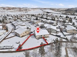 18 West McDonald Place Cochrane, AB T4C 1L8