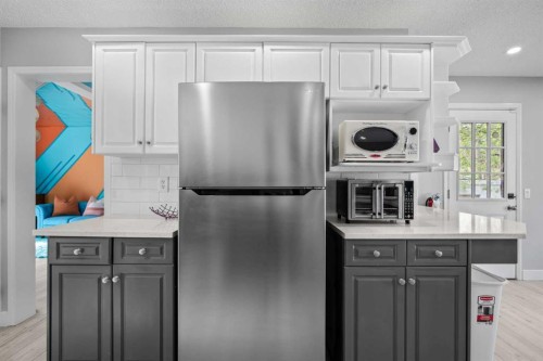 48 Douglas Park Boulevard Se, Calgary, AB - Indoor Photo Showing Kitchen