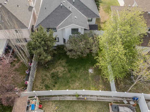 48 Douglas Park Boulevard Se, Calgary, AB - Outdoor