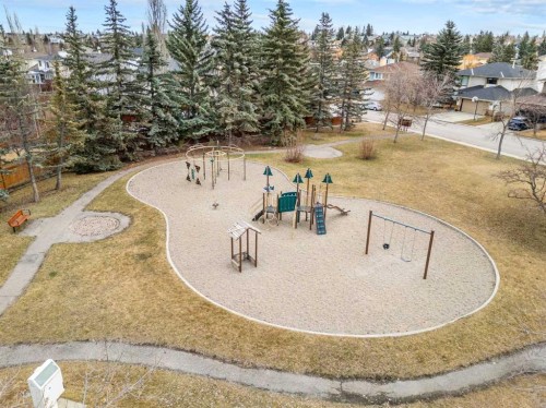 48 Douglas Park Boulevard Se, Calgary, AB - Outdoor