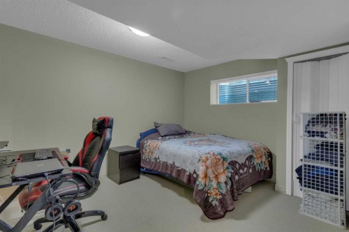 4 Cranfield Circle Se, Calgary, AB - Indoor Photo Showing Bedroom