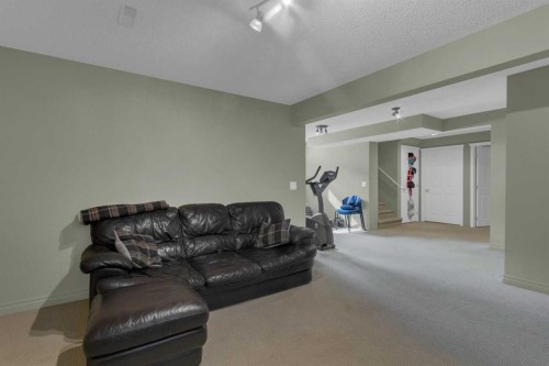 4 Cranfield Circle Se, Calgary, AB - Indoor