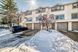 35 Kingsland Villas SWCalgary, AB T2V 5J9