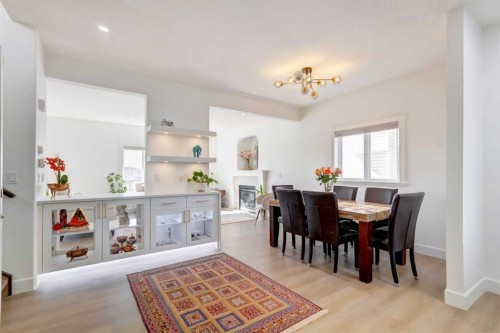 37 Royal Birch Landing Nw, Calgary, AB - Indoor Photo Showing Dining Room