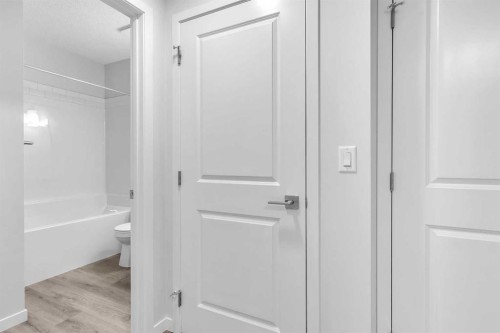 20 Iris Crescent, Okotoks, AB - Indoor Photo Showing Bathroom