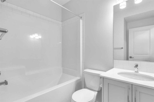 20 Iris Crescent, Okotoks, AB - Indoor Photo Showing Bathroom