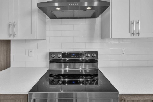 20 Iris Crescent, Okotoks, AB - Indoor Photo Showing Kitchen