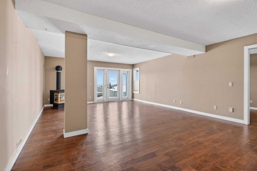 96 Norquay Heights Nw, Calgary, AB - Indoor Photo Showing Other Room