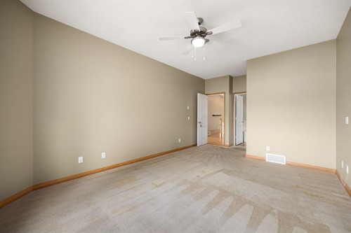 35 Scimitar Heath Nw, Calgary, AB - Indoor Photo Showing Other Room