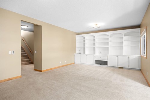 35 Scimitar Heath Nw, Calgary, AB - Indoor Photo Showing Other Room