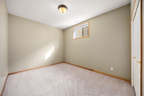35 Scimitar Heath Nw, Calgary, AB - Indoor Photo Showing Other Room