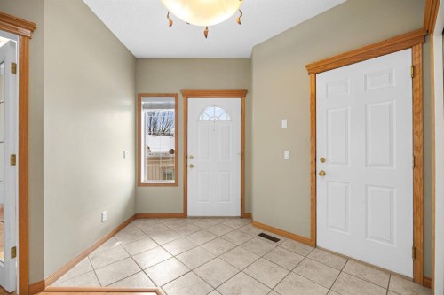 35 Scimitar Heath Nw, Calgary, AB - Indoor Photo Showing Other Room