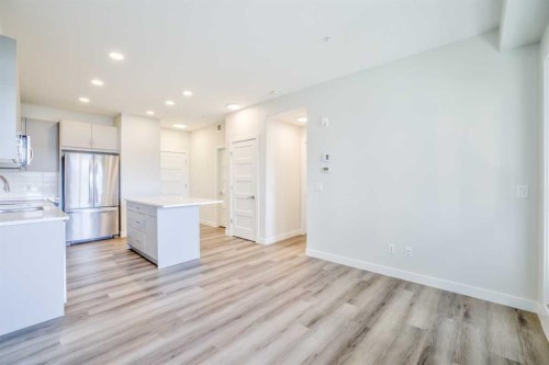 107-55 Wolf Hollow Crescent Se, Calgary, AB - Indoor Photo Showing Kitchen