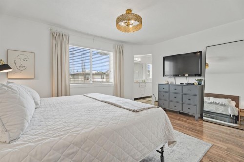 32 Chapalina Common Se, Calgary, AB - Indoor Photo Showing Bedroom