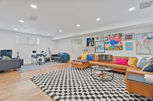 32 Chapalina Common Se, Calgary, AB - Indoor