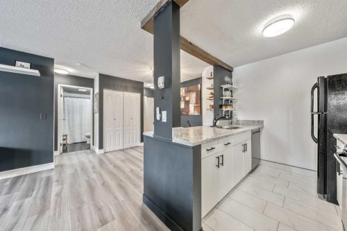 106-10 Dover Point Se, Calgary, AB - Indoor Photo Showing Kitchen