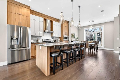 3736 44 Street Sw, Calgary, AB - Indoor