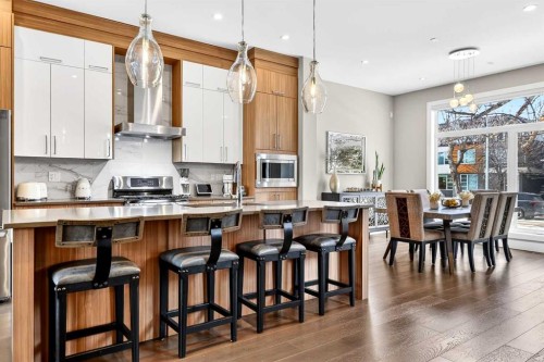 3736 44 Street Sw, Calgary, AB - Indoor