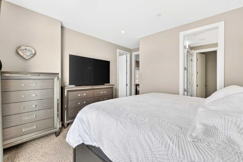 3736 44 Street Sw, Calgary, AB - Indoor Photo Showing Bedroom
