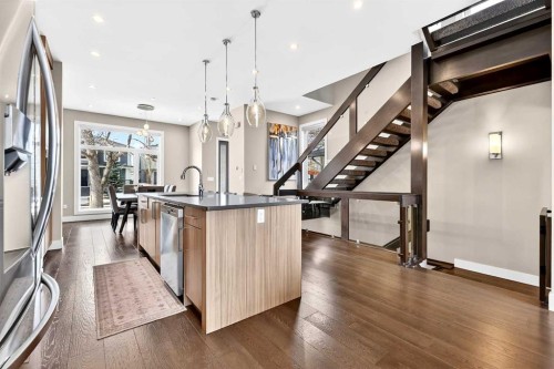 3736 44 Street Sw, Calgary, AB - Indoor Photo Showing Kitchen With Upgraded Kitchen