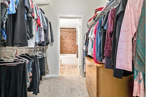 244-52 Cranfield Link Se, Calgary, AB - Indoor With Storage