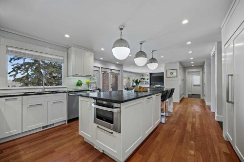 116 Bay View Drive Sw, Calgary, AB - Indoor Photo Showing Kitchen With Upgraded Kitchen