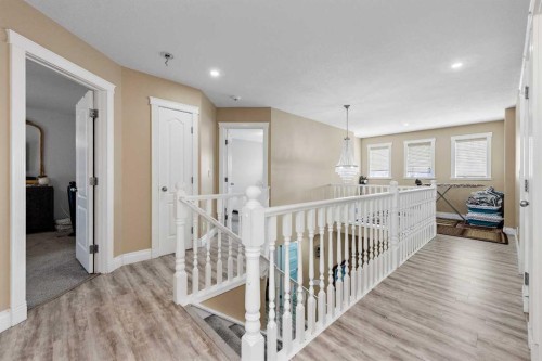 66 Royal Highland Road Nw, Calgary, AB - Indoor Photo Showing Other Room