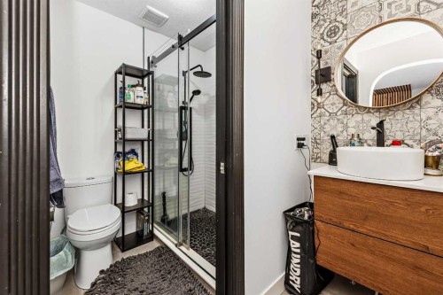 66 Royal Highland Road Nw, Calgary, AB - Indoor Photo Showing Bathroom