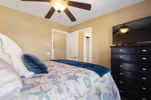 536 Quarry Park Boulevard Se, Calgary, AB - Indoor Photo Showing Bedroom