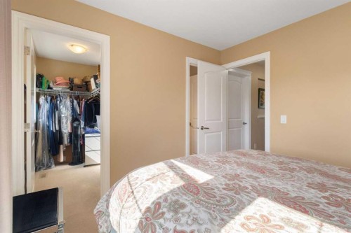 536 Quarry Park Boulevard Se, Calgary, AB - Indoor Photo Showing Bedroom