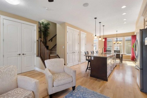 536 Quarry Park Boulevard Se, Calgary, AB - Indoor Photo Showing Living Room