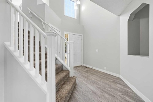 83 Cranfield Crescent Se, Calgary, AB - Indoor Photo Showing Other Room
