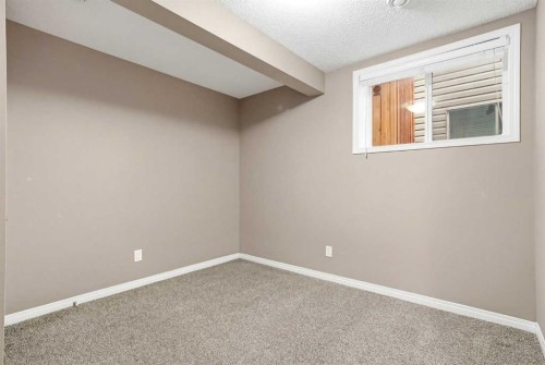 83 Cranfield Crescent Se, Calgary, AB - Indoor Photo Showing Other Room