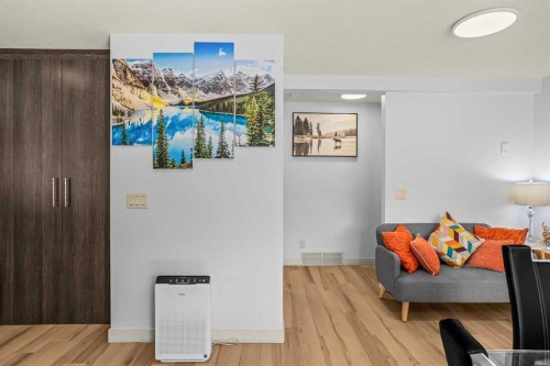 1-1406 2Nd Avenue, Canmore, AB - Indoor Photo Showing Other Room