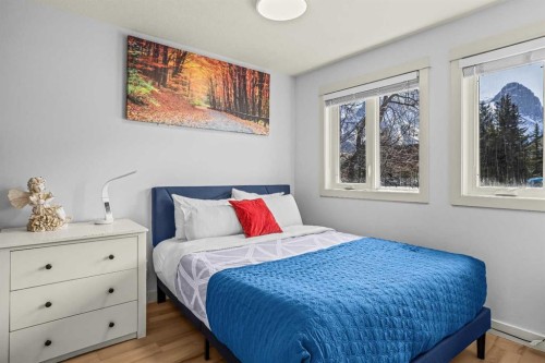 1-1406 2Nd Avenue, Canmore, AB - Indoor Photo Showing Bedroom