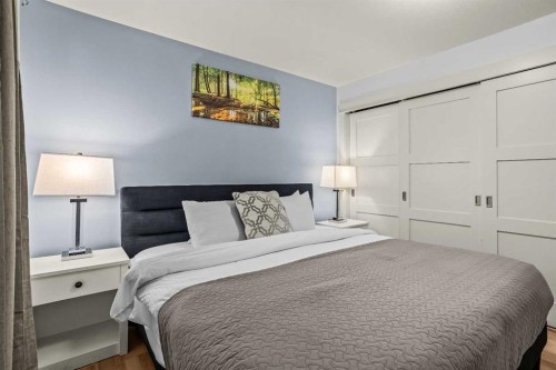 1-1406 2Nd Avenue, Canmore, AB - Indoor Photo Showing Bedroom