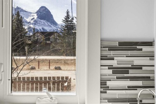 1-1406 2Nd Avenue, Canmore, AB - Indoor Photo Showing Other Room