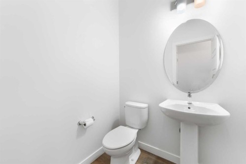 48 Ambleside Crescent Nw, Calgary, AB - Indoor Photo Showing Bathroom