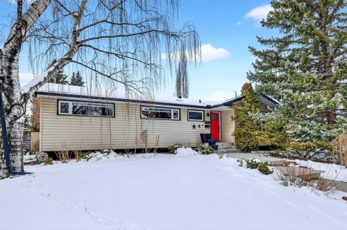 33 Warwick Drive Sw, Calgary, AB - Outdoor