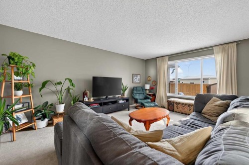 210 West Creek Bay, Chestermere, AB - Indoor Photo Showing Living Room