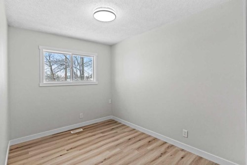 937 Marcombe Drive Ne, Calgary, AB - Indoor Photo Showing Other Room