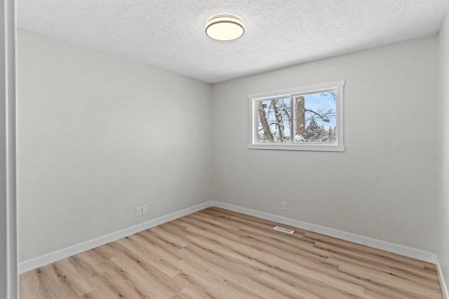 937 Marcombe Drive Ne, Calgary, AB - Indoor Photo Showing Other Room