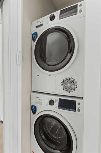 937 Marcombe Drive Ne, Calgary, AB - Indoor Photo Showing Laundry Room