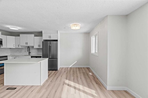 937 Marcombe Drive Ne, Calgary, AB - Indoor Photo Showing Kitchen