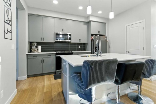 268 Savanna Terrace, Calgary, AB - Indoor Photo Showing Kitchen